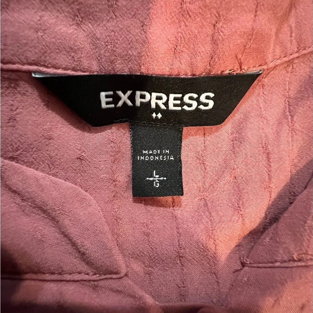 Express top‎ - Picture 3 of 6